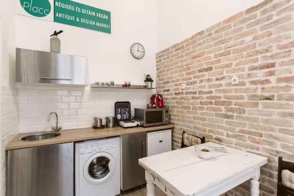 Central Apartment Kiraly Street 부다페스트 외부 사진